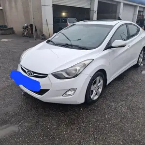 Hyundai Elantra, 2011