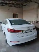 Hyundai Elantra, 2017-3