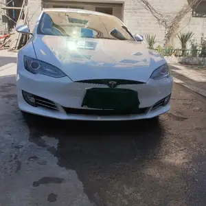 Tesla Model S, 2014