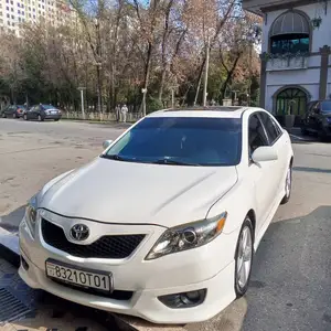 Toyota Camry, 2011