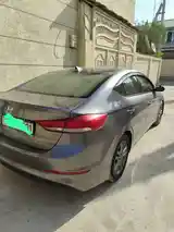 Hyundai Elantra, 2018-7