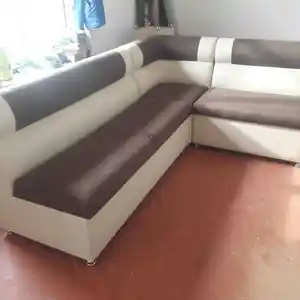 Угловой диван для кухни