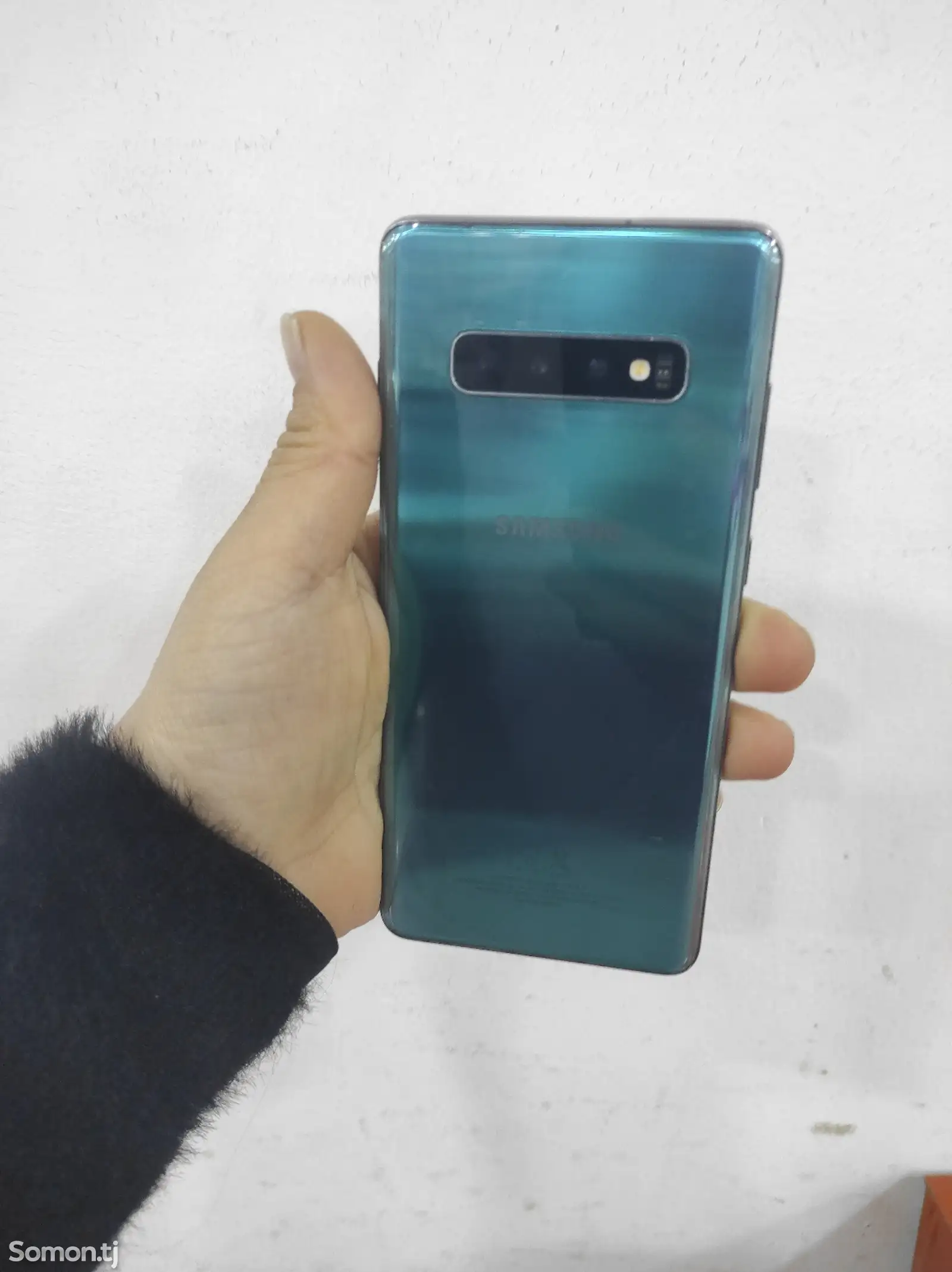 Samsung Galaxy S10 plus-1