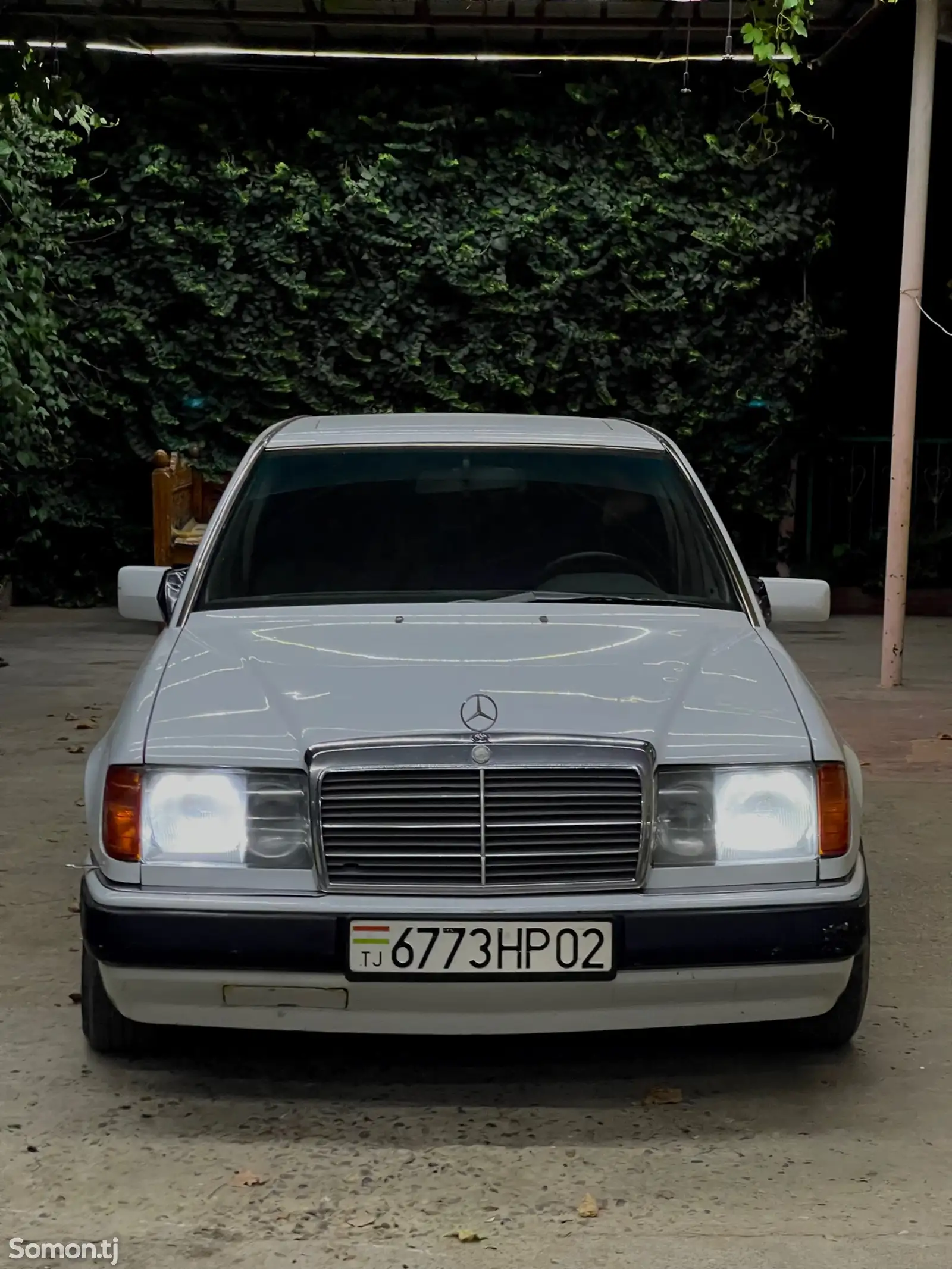 Mercedes-Benz W124, 1990-1