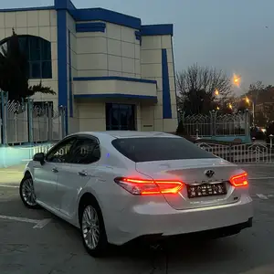 Toyota Camry, 2018