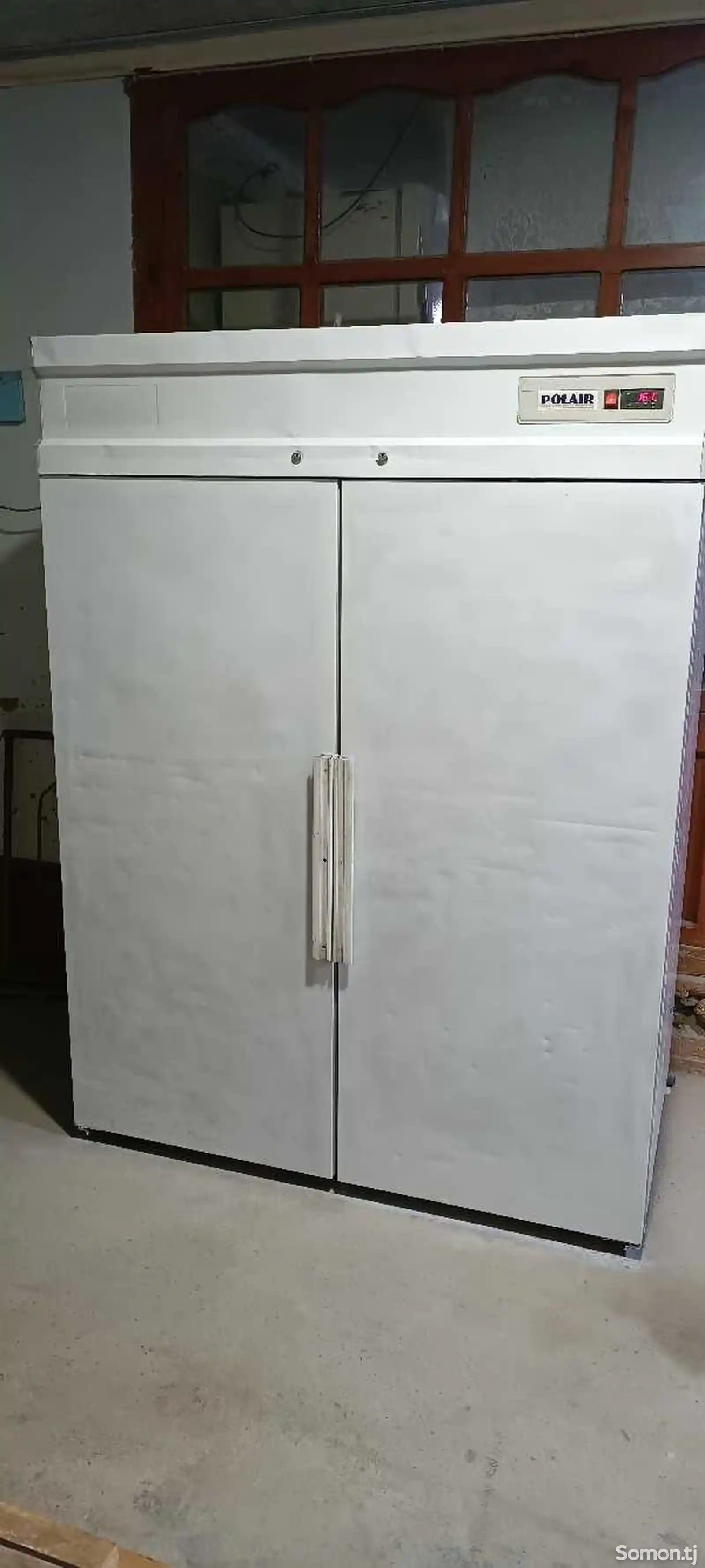 Низкотемпературный холодильный шкаф-1