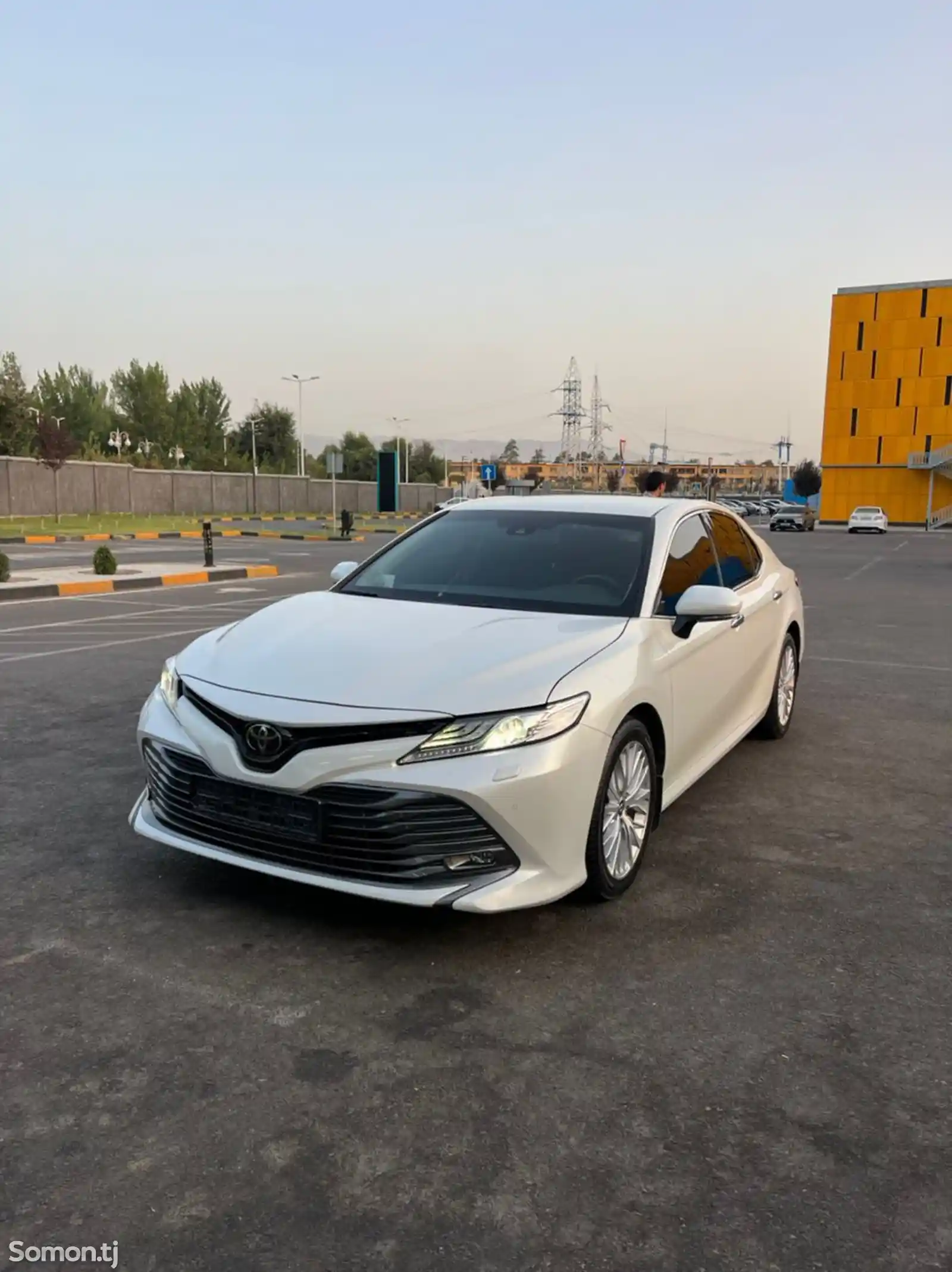 Toyota Camry, 2019-1