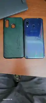 Samsung Galaxy A40-9