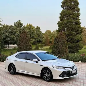 Toyota Camry, 2017