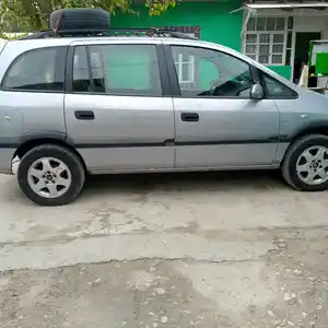 Opel Zafira, 2001