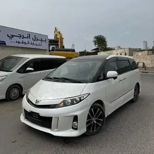 Toyota Estima, 2014