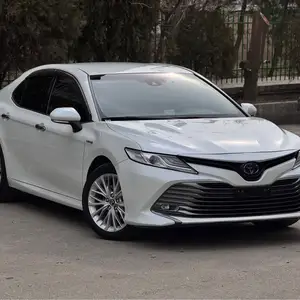 Toyota Camry, 2018