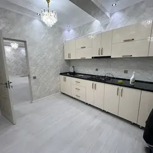 2-комн. квартира, 3 этаж, 83м², Дом печати, Пайкар