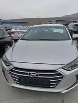 Hyundai Elantra, 2017-6