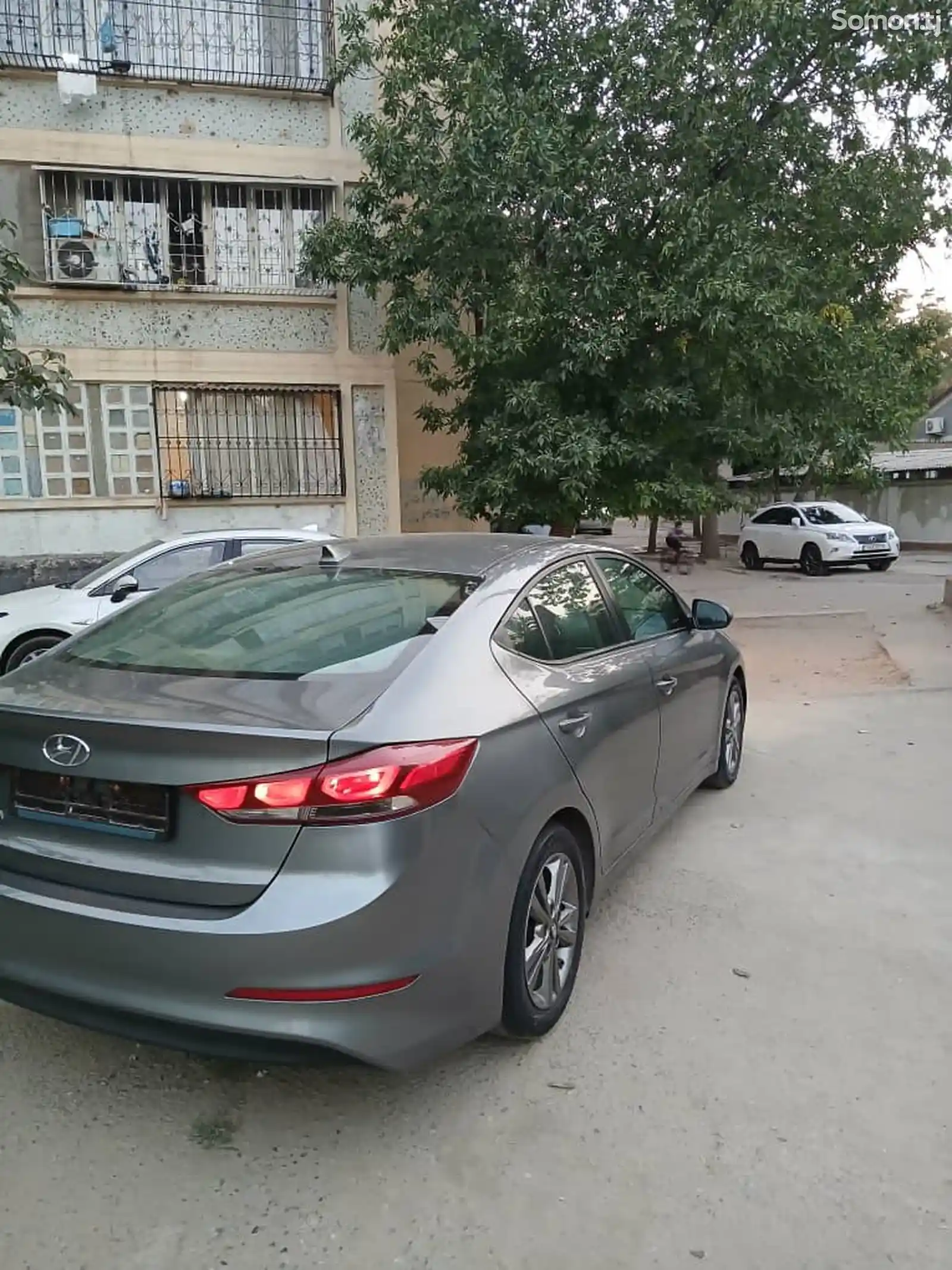 Hyundai Elantra, 2017-3