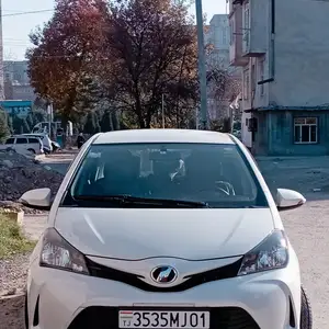 Toyota Vitz, 2015