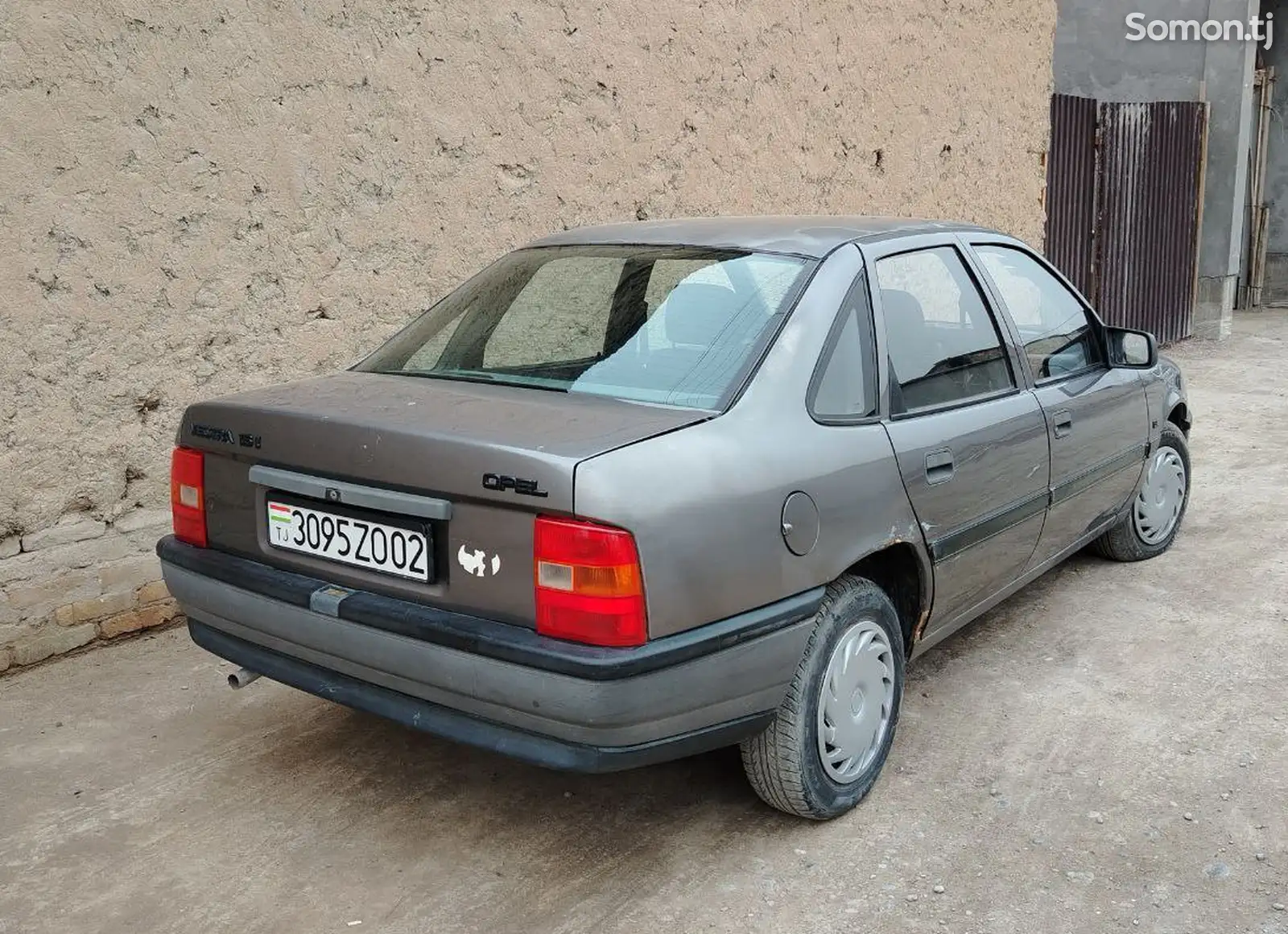 Opel Vectra A, 1990-1