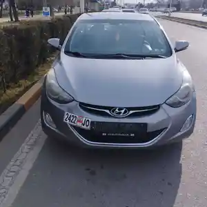 Hyundai Elantra, 2012