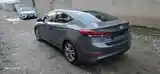 Hyundai Elantra, 2017-8