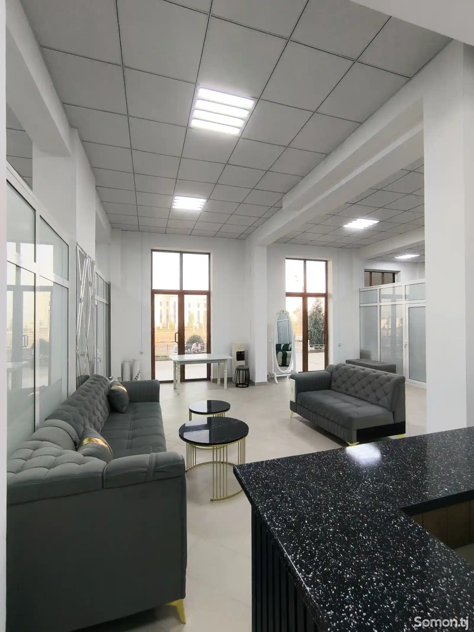 Помещение под офис, 250м², Зарафшон-6