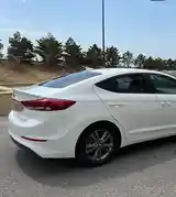 Hyundai Elantra, 2017-5