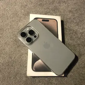 Apple iPhone 15 Pro, 256 gb, Natural Titanium