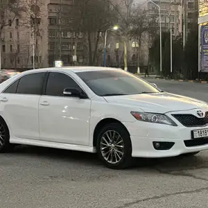 Toyota Camry, 2010