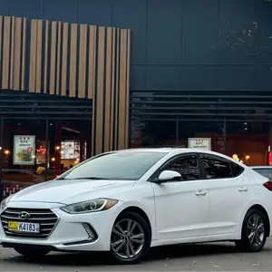 Hyundai Elantra, 2018