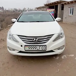 Hyundai Sonata, 2010