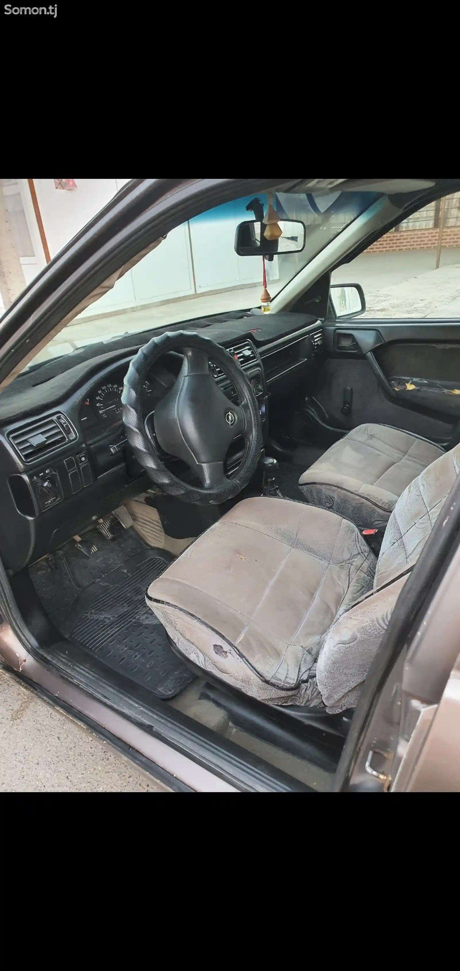 Opel Vectra A, 1992-4