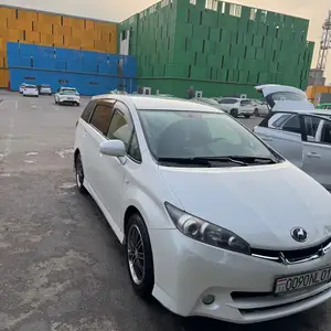 Toyota Wish, 2011