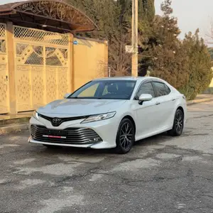 Toyota Camry, 2018