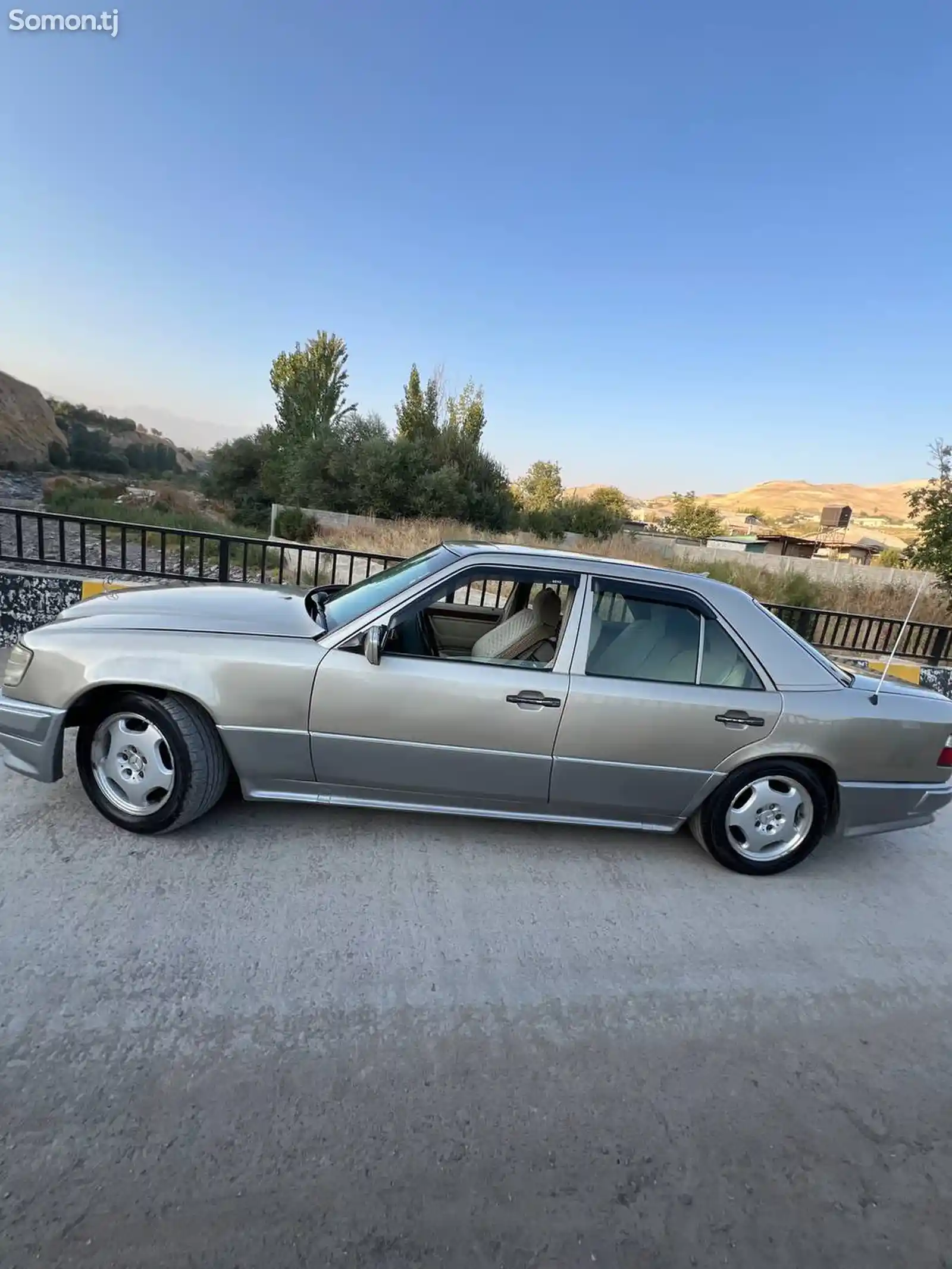 Mercedes-Benz E class, 1994-5