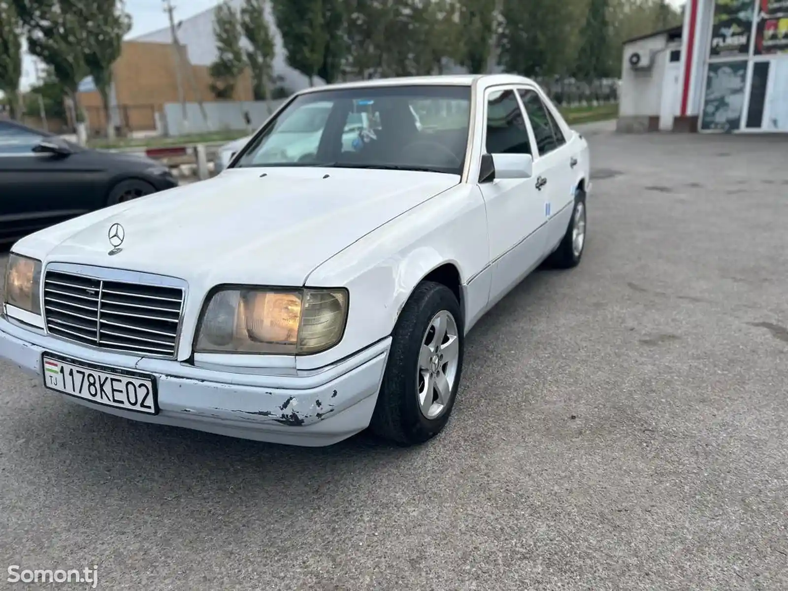 Mercedes-Benz W124, 1993-8