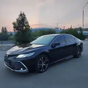 Toyota Camry, 2018