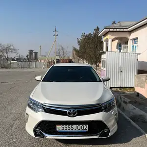 Toyota Camry, 2017