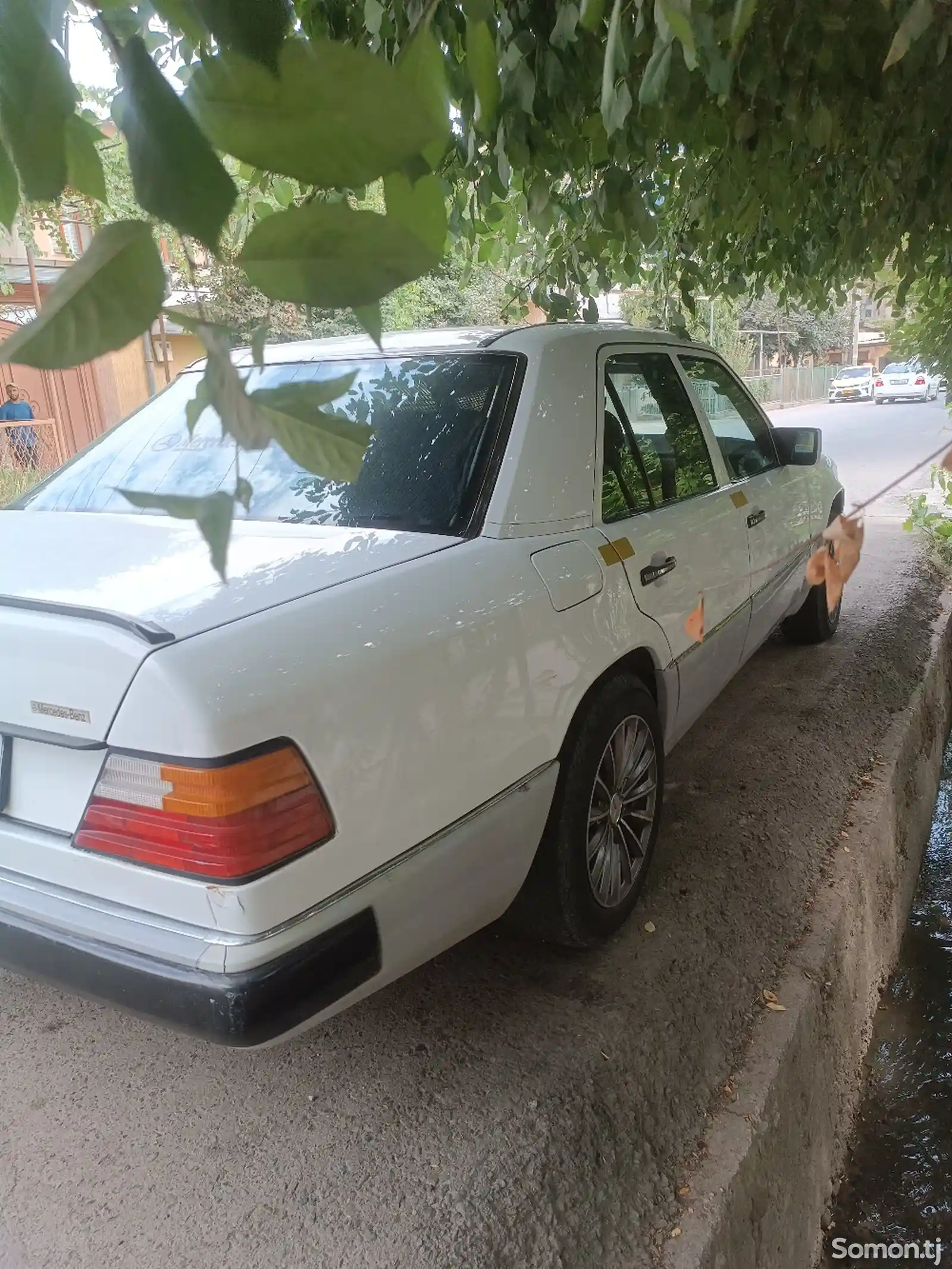 Mercedes-Benz W124, 1990-4