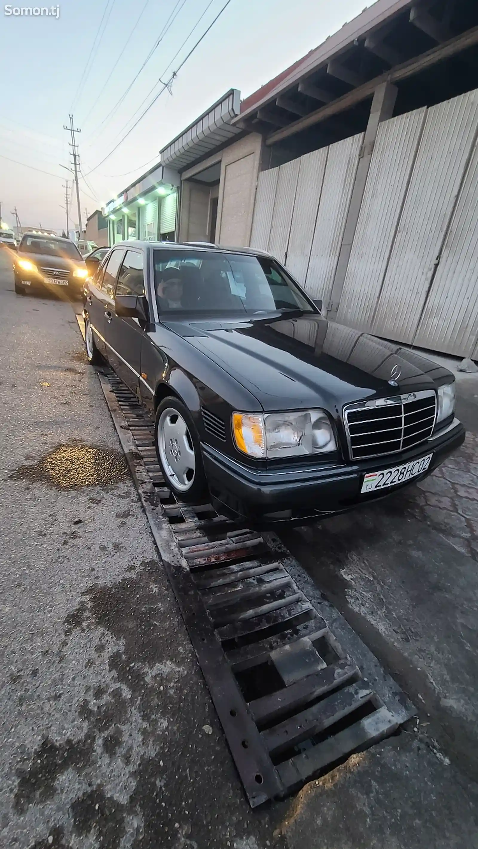 Mercedes-Benz W124, 1993-1