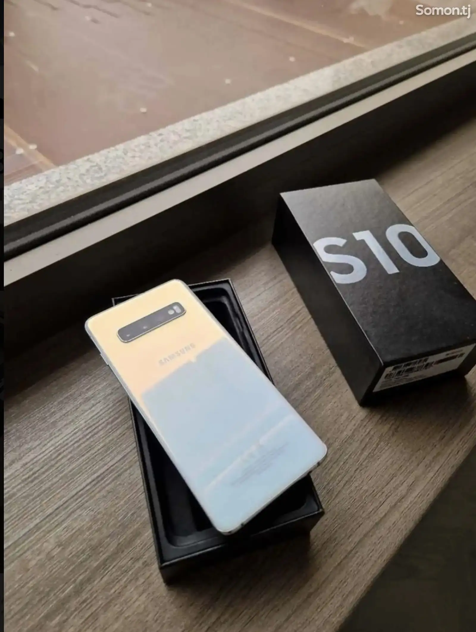 Samsung Galaxy S10-1