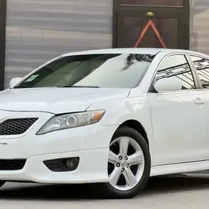 Toyota Camry, 2011