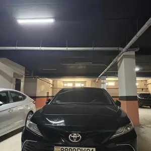 Toyota Camry, 2019