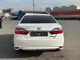 Toyota Camry, 2017-4