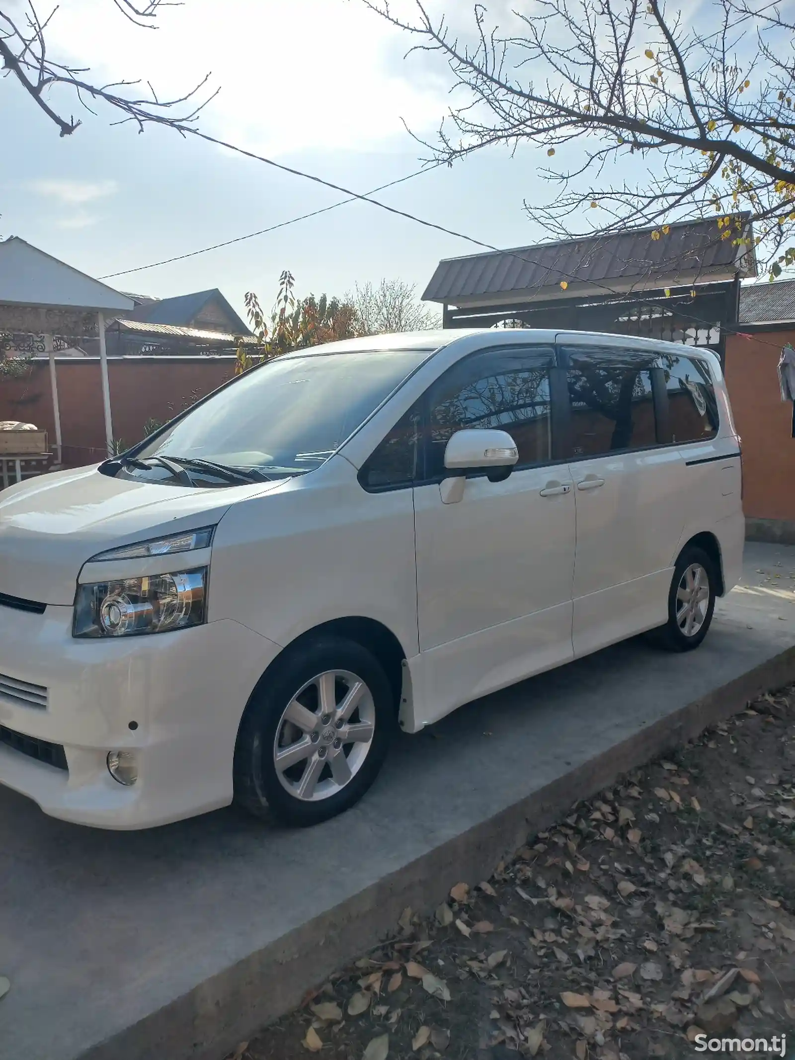 Toyota Voxy, 2008-4