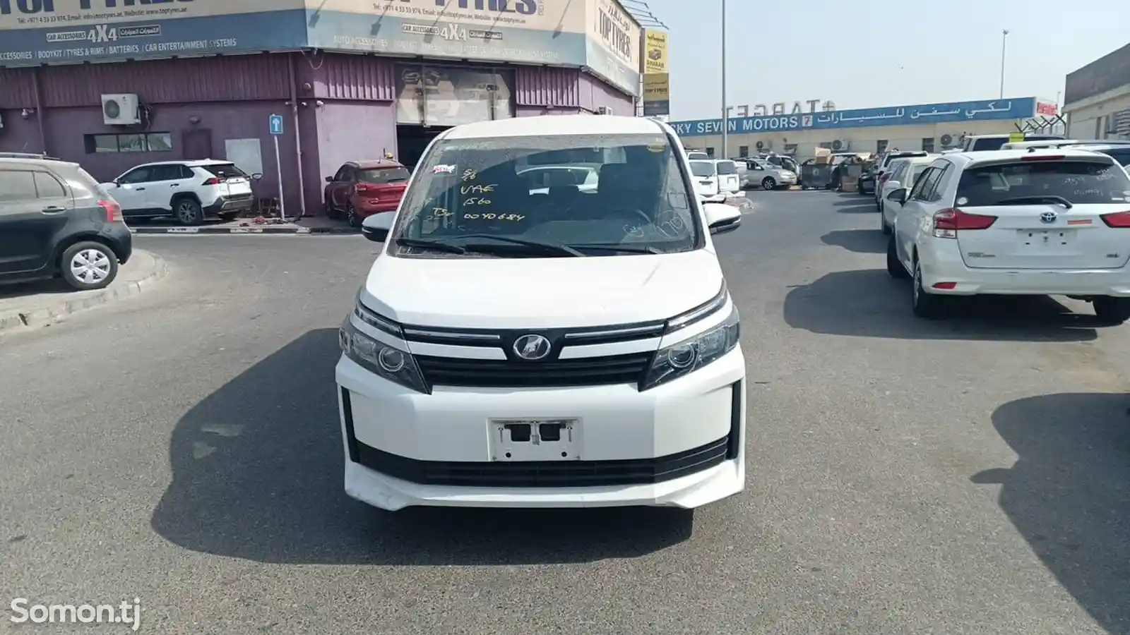 Toyota Voxy, 2014-2