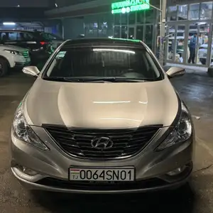 Hyundai Sonata, 2011