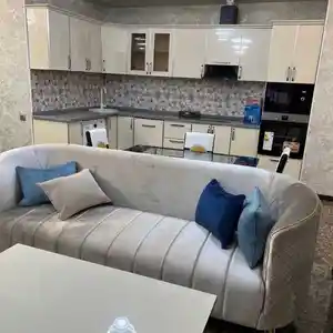 1-комн. квартира, 3 этаж, 50 м², Дом печати 