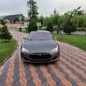 Tesla Model S, 2016