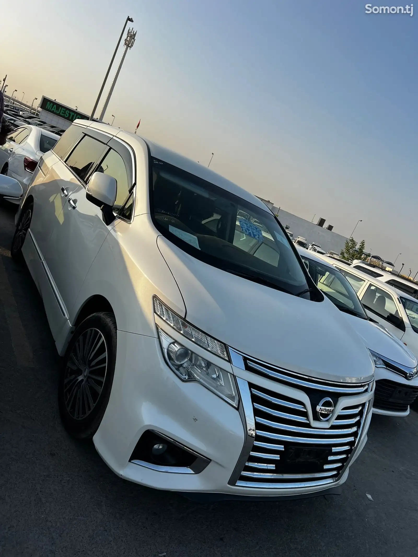 Nissan Elgrand, 2014-1