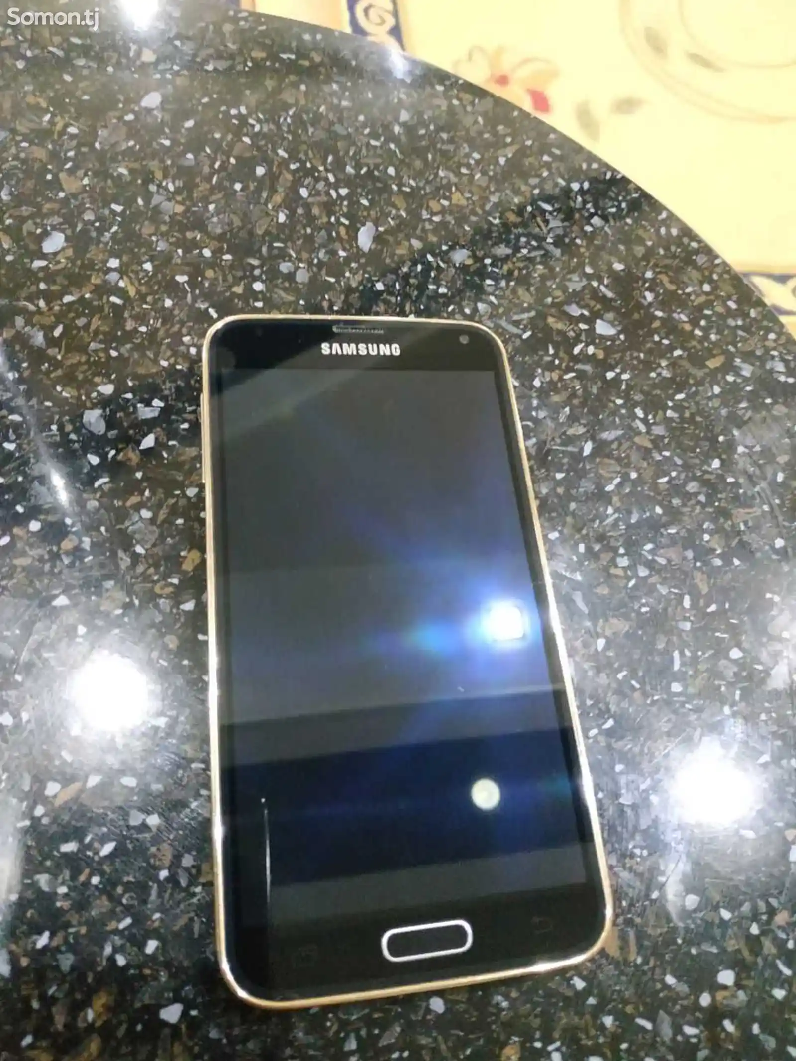 Samsung Galaxy S5, Gold-3