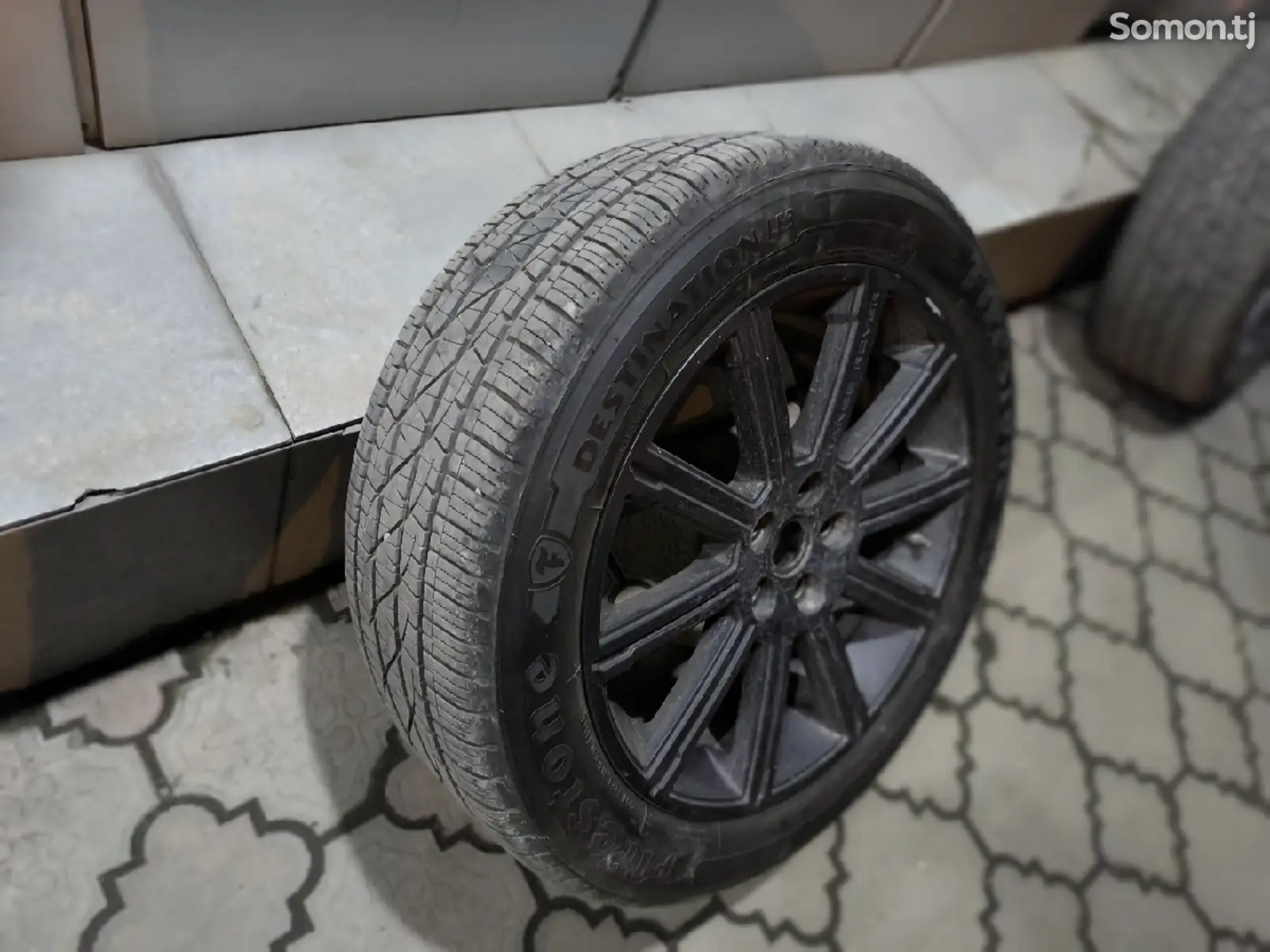 Диски с покрышками R20 Range Rover 255/50-1